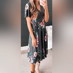 Enchanting Beauty Floral Midi Dress Large Charcoal-NWT Brand New in package